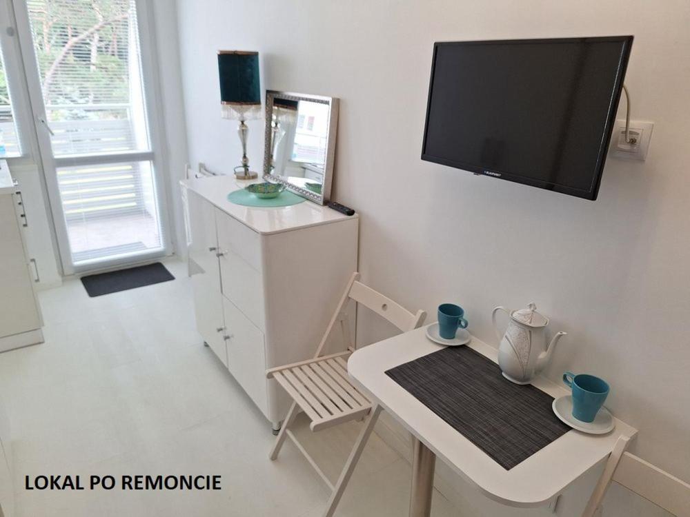 Maly Przytulny Apartament Z Widokiem Na Morze - Po Remoncie Apartment Miedzyzdroje Exterior foto